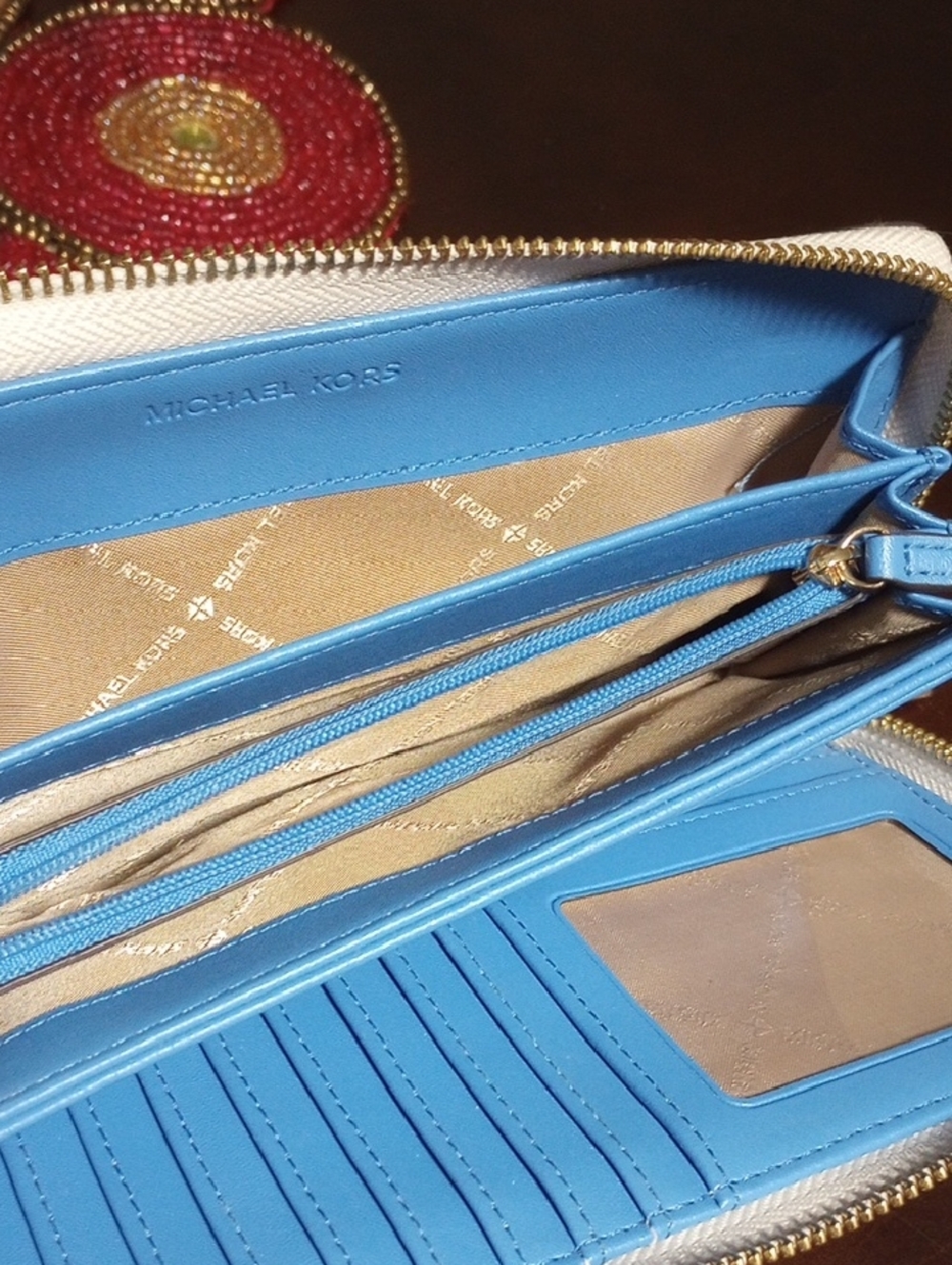 Michael Kors Wristlet Vanilla/Blue - Picture 12 of 17